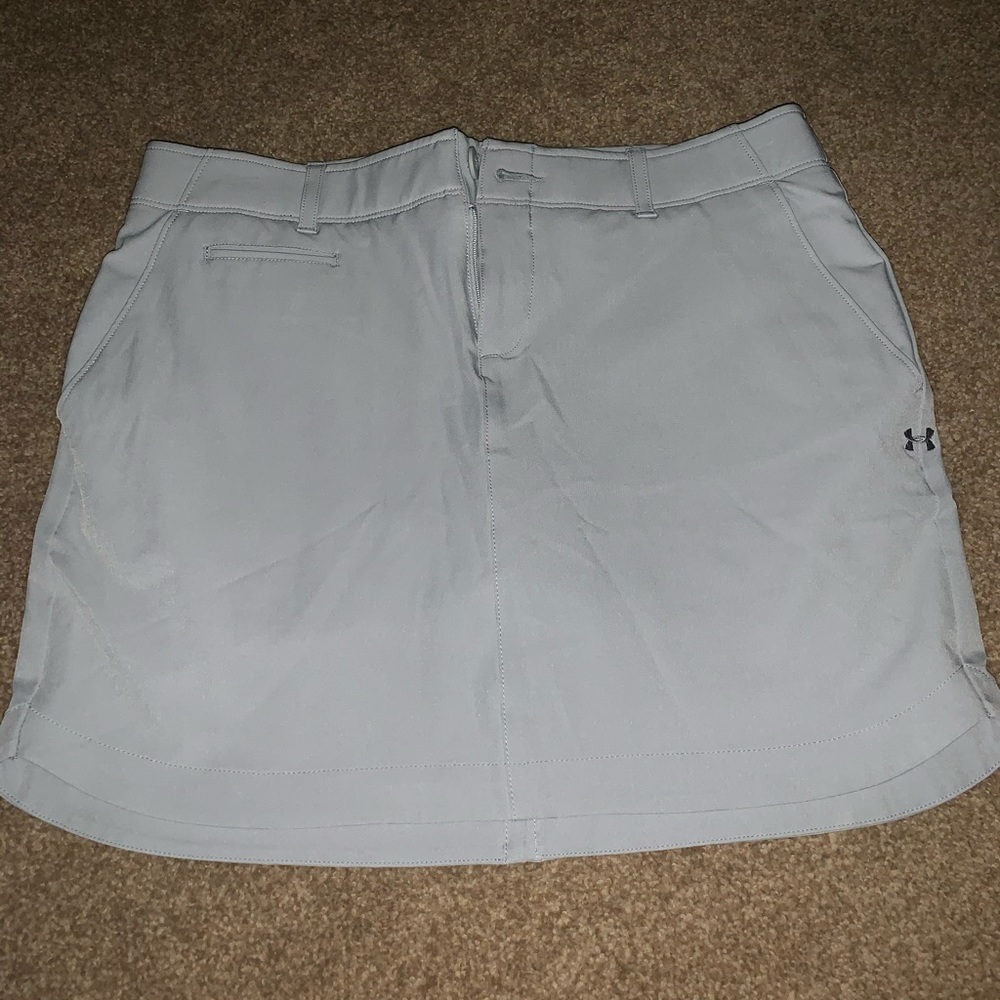 Under armour gray golf skort size 4
